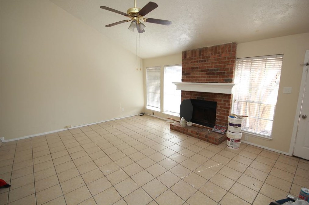 19239 Hollowlog Dr, Katy TX  77449-3917 exterior
