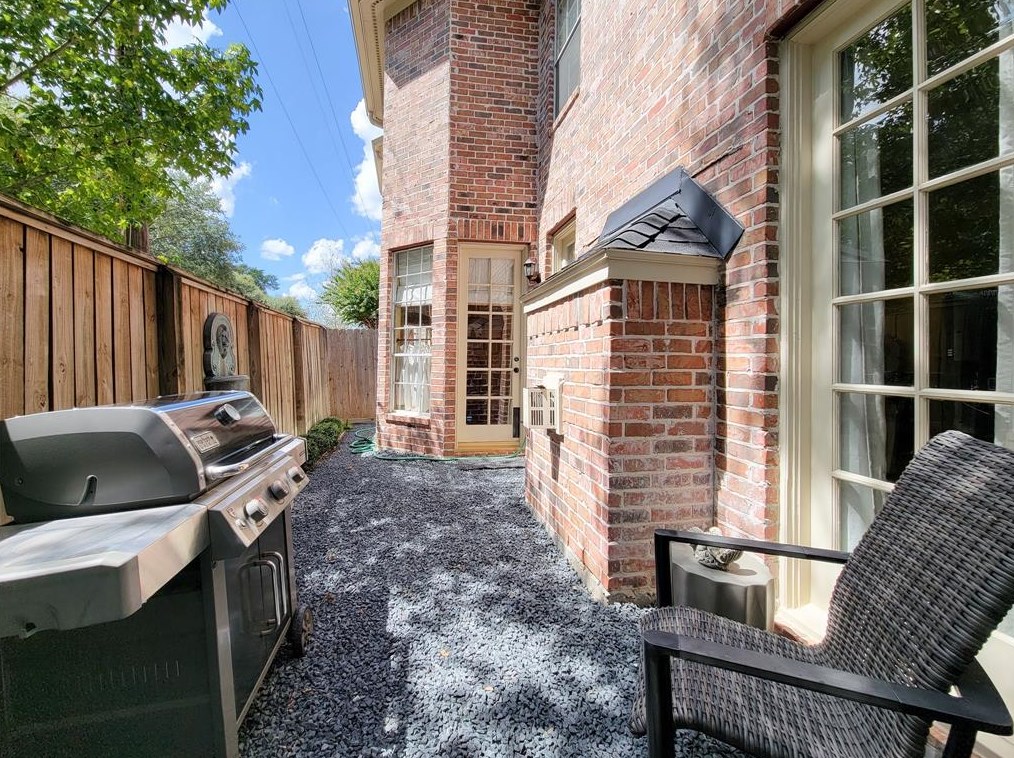 5807 Inwood Park Ct, Houston TX 77057-3196 exterior