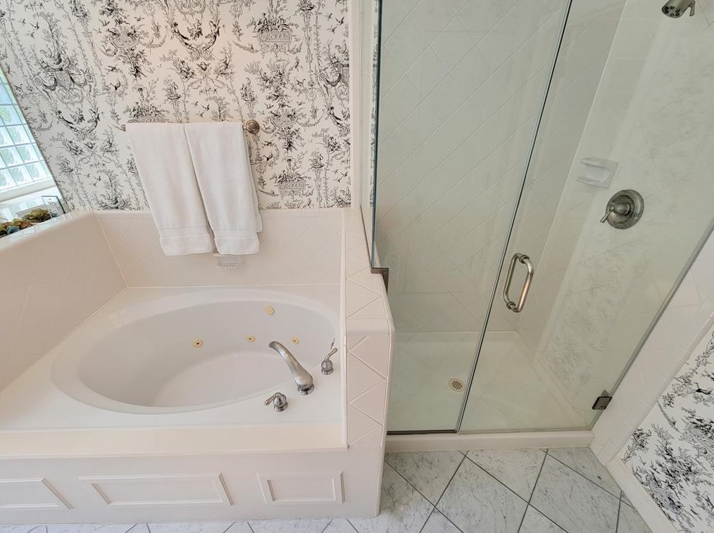 5807 Inwood Park Ct, Houston TX 77057-3196 exterior