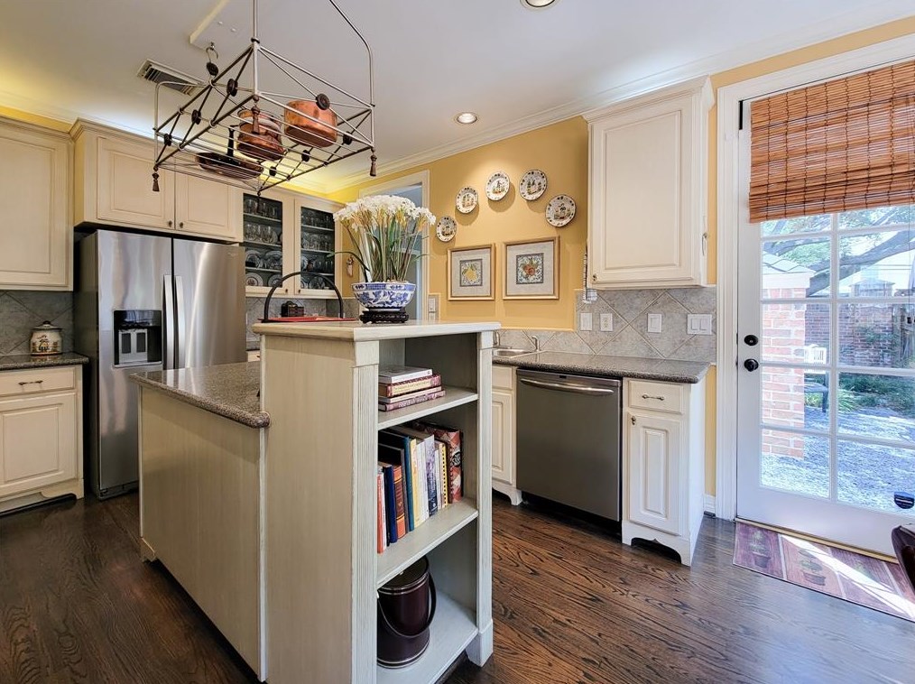 5807 Inwood Park Ct, Houston TX 77057-3196 exterior