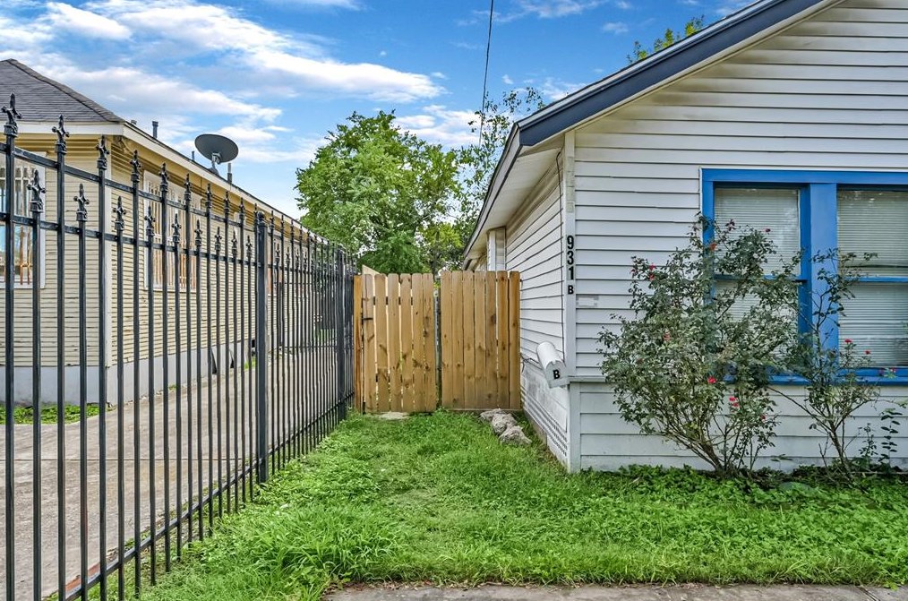 931 Cavalcade St, Houston TX  77009-2977 exterior