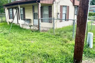 910 East E Street, Eagle Lake, TX 77434 - Photo 9