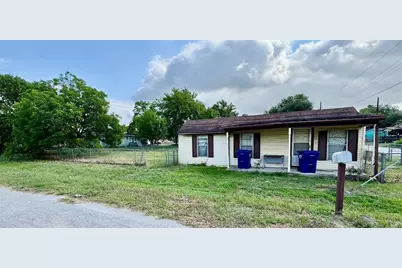 910 E East Street, Eagle Lake, TX 77434 - Photo 3