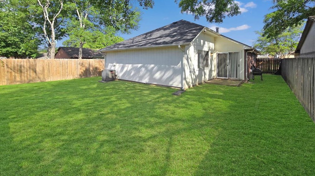 10307 Bushy Crk Dr, Houston TX  77070-4701 exterior