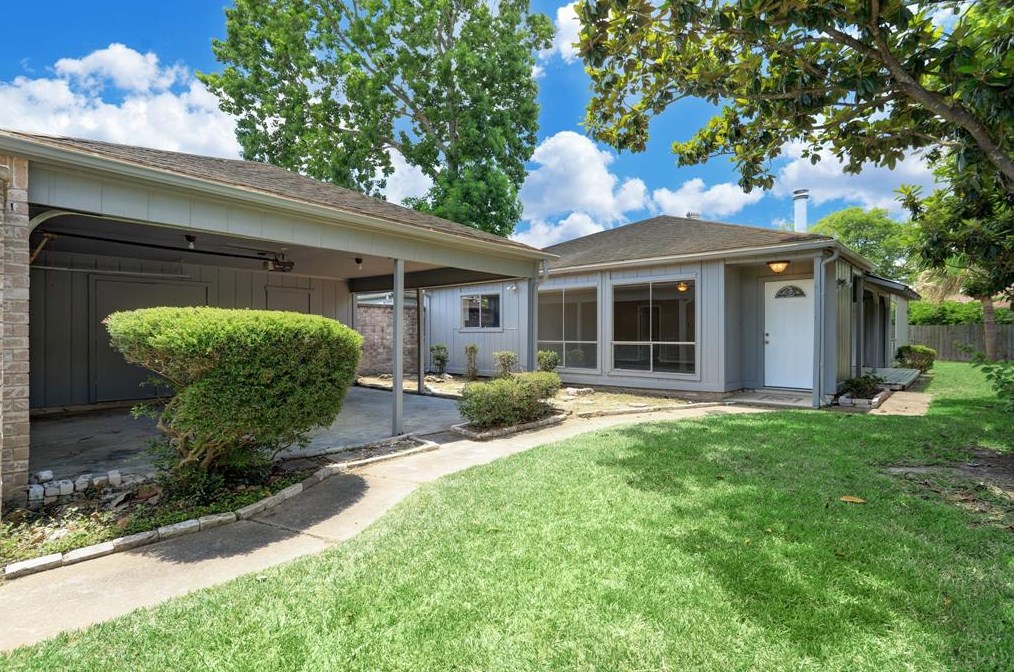 3622 Vineyard Dr, Houston TX  77082-2802 exterior