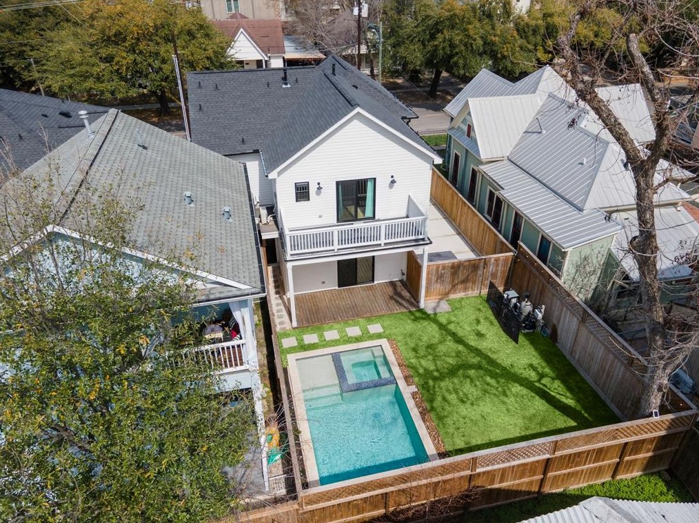 1915 Crockett St, Houston TX  77007-3902 exterior