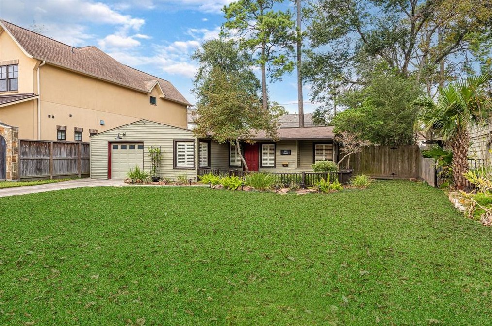 1518 Chippendale Rd, Houston TX  77018-5128 exterior