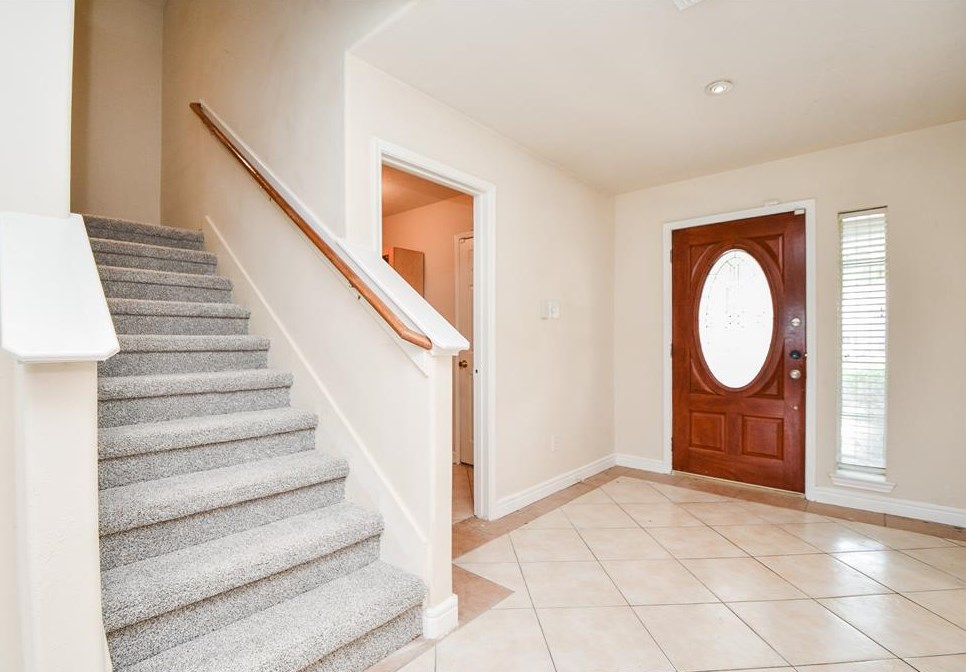 6626 Barker Bnd Ln, Katy TX  77449-0118 exterior