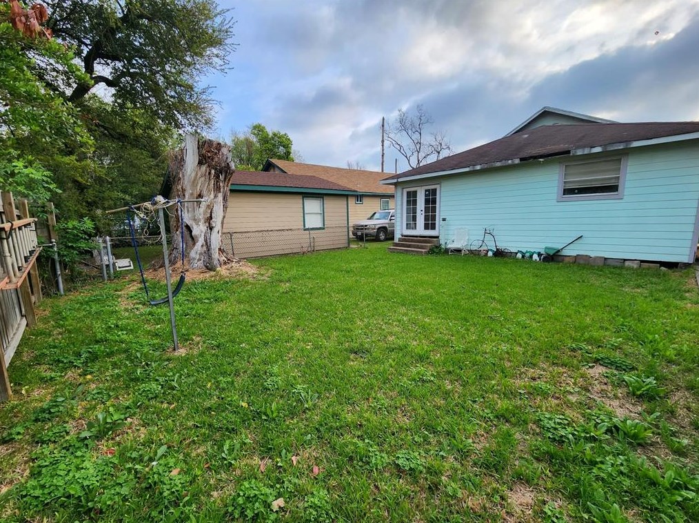 2119 Carter St, Houston TX  77008-4446 exterior