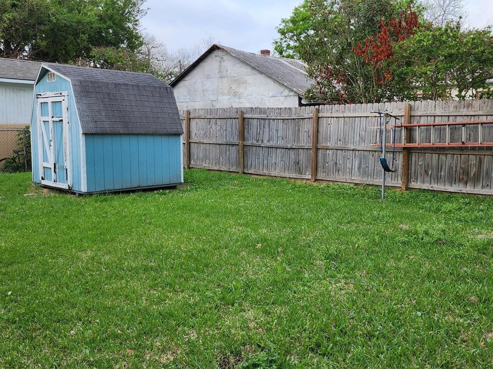 2119 Carter St, Houston TX  exterior