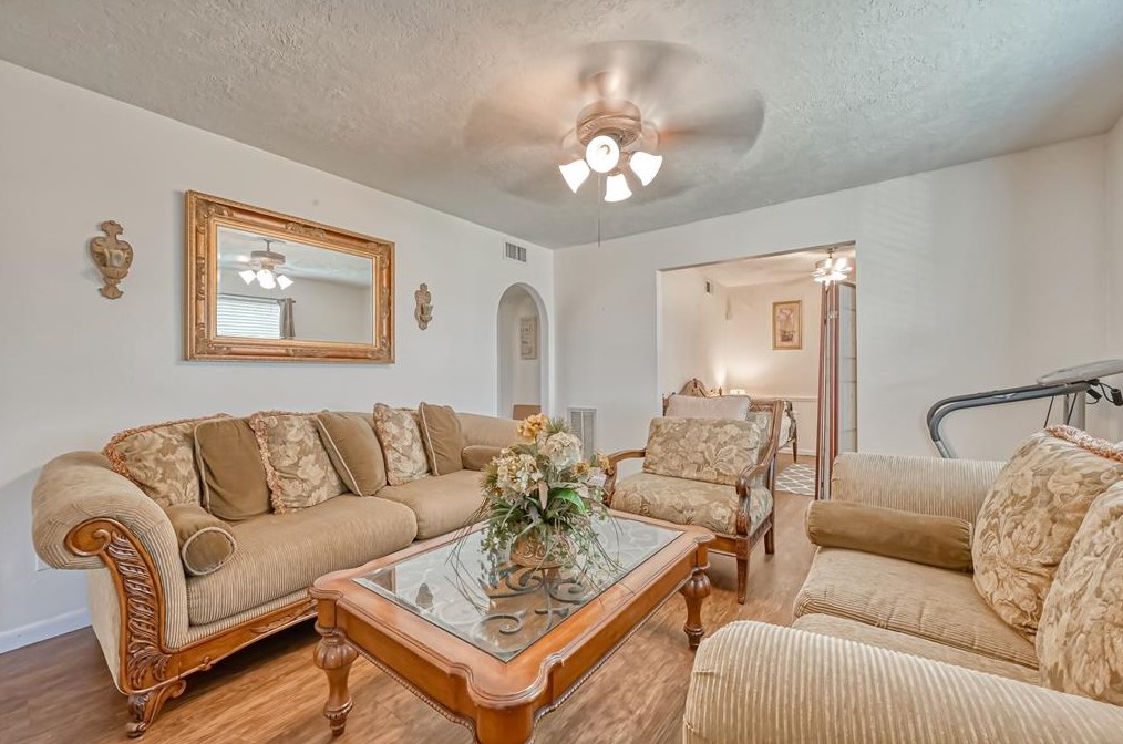 14339 Duncannon Dr, Houston TX  77015-2419 exterior