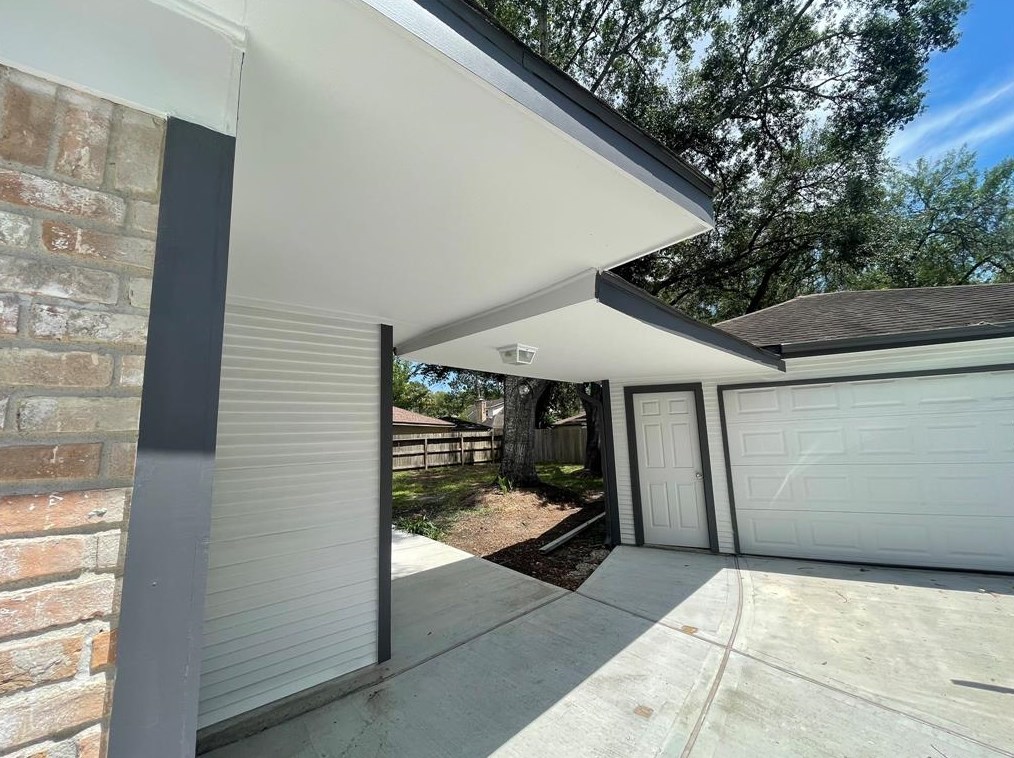 12443 Briar Forest Dr, Houston TX  77077-2931 exterior