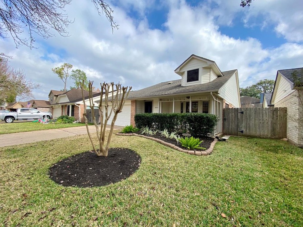 2015 Creek Valley Ln, Sugar Land TX  77478-5219 exterior