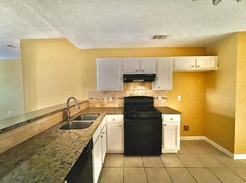 18230 Brooknoll Dr, Houston TX  77084-5975 exterior