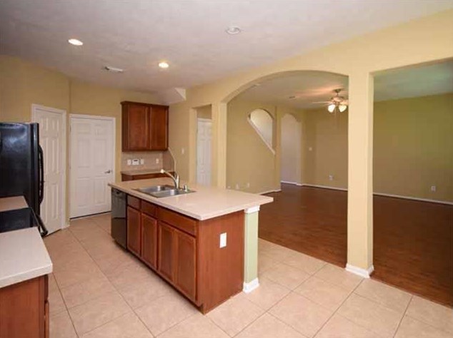 23 Burberry Park Cir, Spring TX  77382-5423 exterior