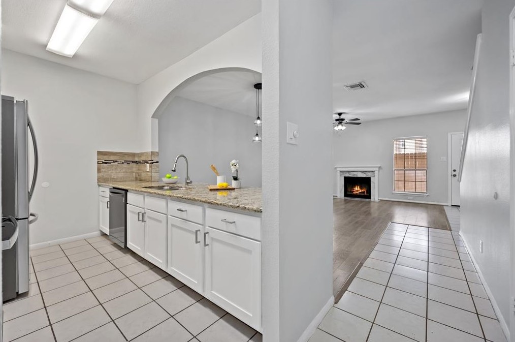 2844 Holly Hall, Houston TX  77054-4146 exterior