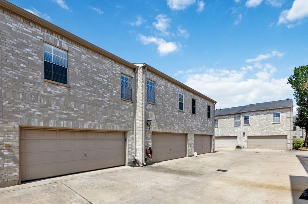 2844 Holly Hall, Houston TX  77054-4146 exterior