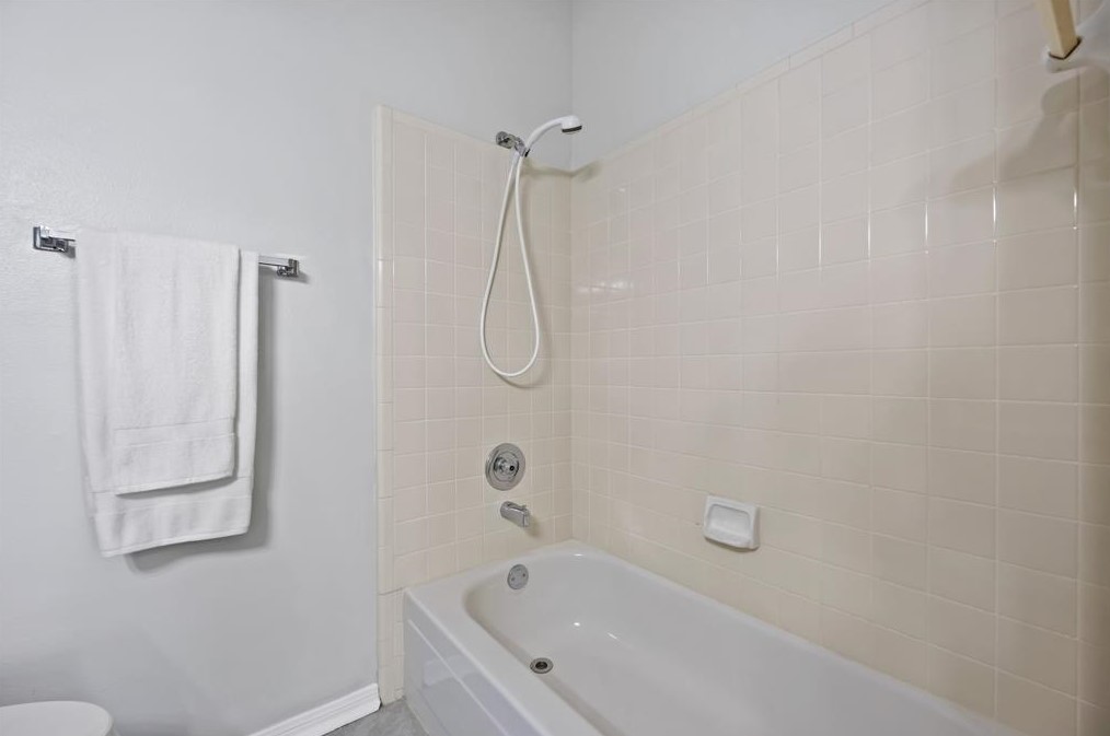 2844 Holly Hall, Houston TX  77054-4146 exterior
