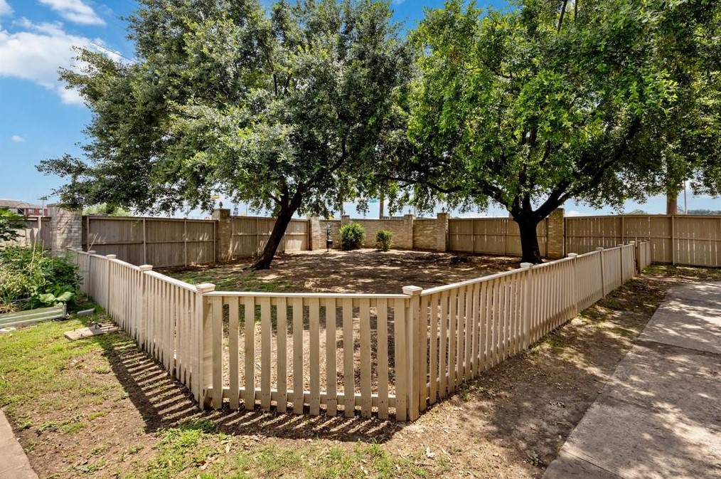 2844 Holly Hall, Houston TX  77054-4146 exterior