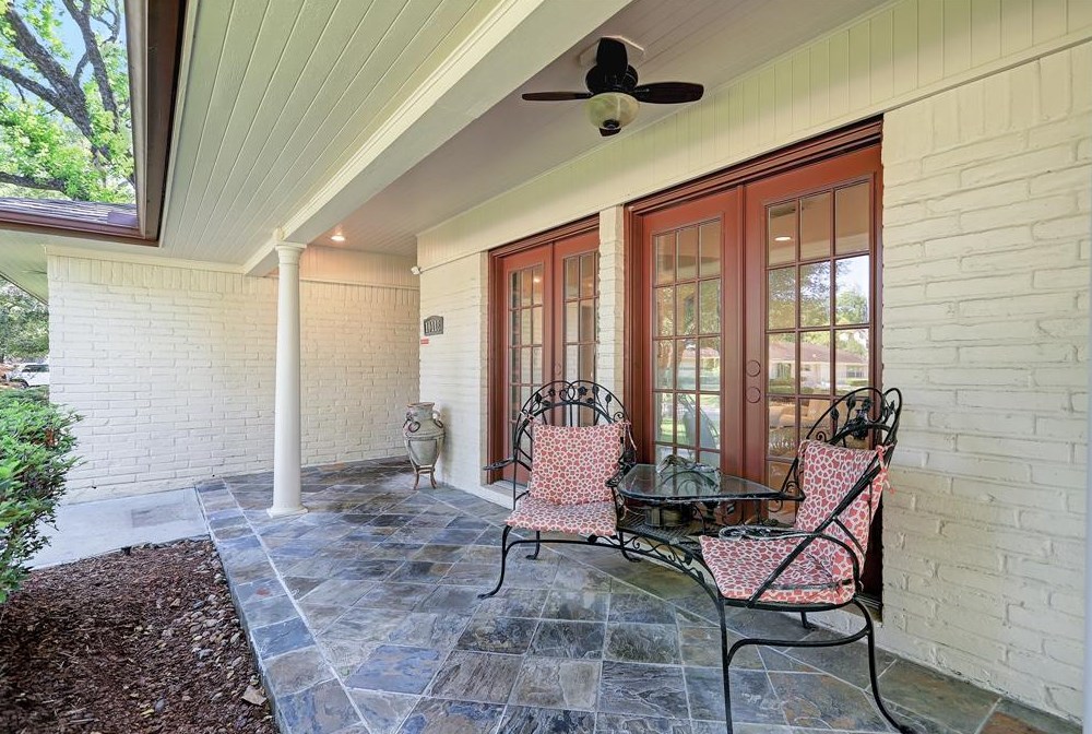 10118 Cliffwood Dr, Houston TX  77035-3606 exterior