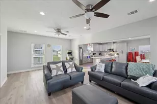 1326 Emerald Dr, Port Bolivar, TX 77650 - Photo 17