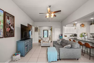 233 Twin Lakes Boulevard, West Columbia, TX 77486 - Photo 9