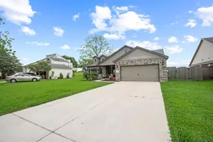 233 Twin Lakes Blvd, West Columbia, TX 77486 - Photo 3