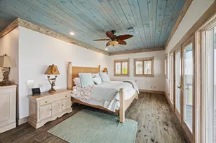 139 Isles End Rd, Tiki Island, TX 77554 - Photo 19