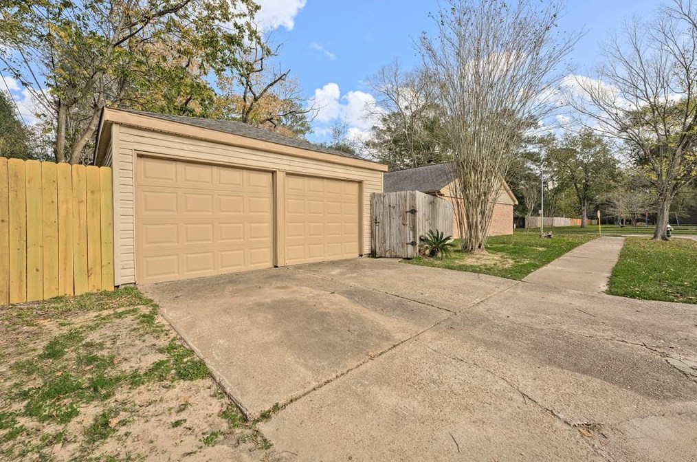 4722 Elmbrook Dr, Spring TX  77388-4932 exterior