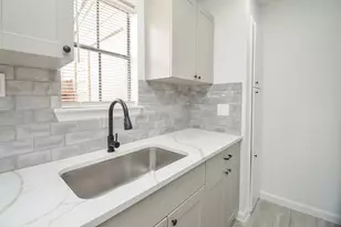 10501 South Dr, Houston, TX 77099 - Photo 13