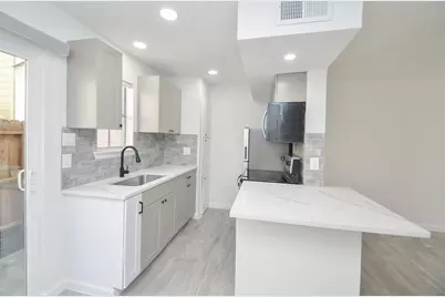 10501 South Drive #300, Houston, TX 77099 - Photo 11