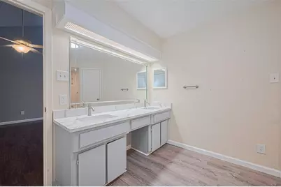 2107 Shadowbriar Drive, Houston, TX 77077 - Photo 27