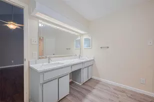 2107 Shadowbriar Dr, Houston, TX 77077 - Photo 27