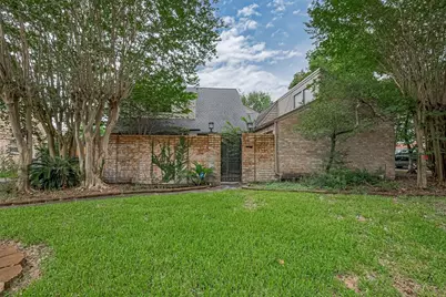 2107 Shadowbriar Drive, Houston, TX 77077 - Photo 3