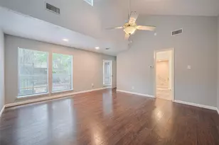 2107 Shadowbriar Dr, Houston, TX 77077 - Photo 25