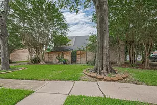 2107 Shadowbriar Dr, Houston, TX 77077 - Photo 1