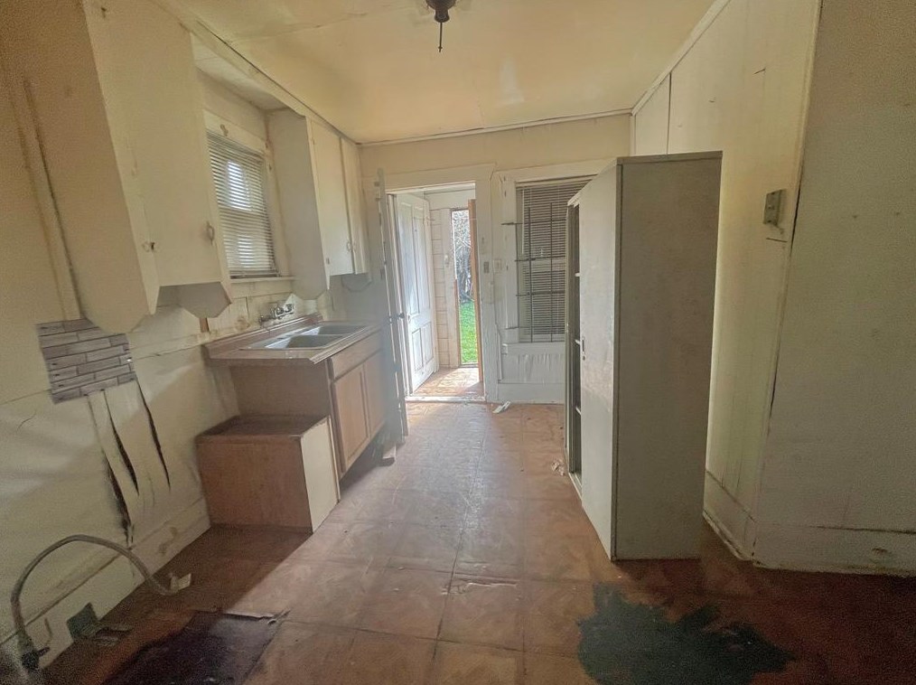 3409 Sealy St, Galveston TX 77550-3811 exterior