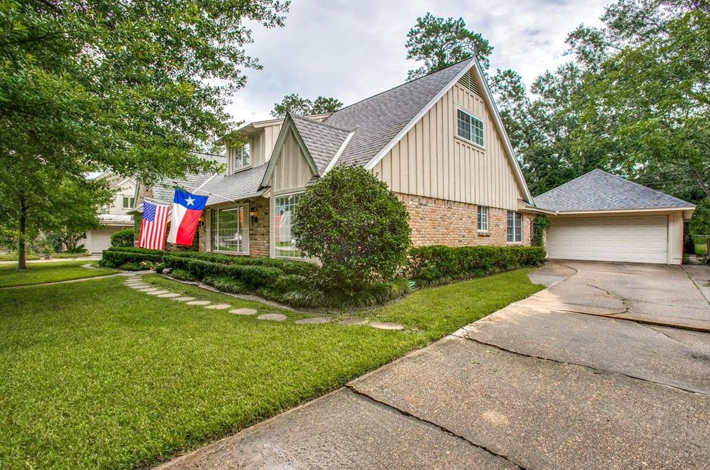 330 Wycliffe Dr, Houston TX  77079-7131 exterior