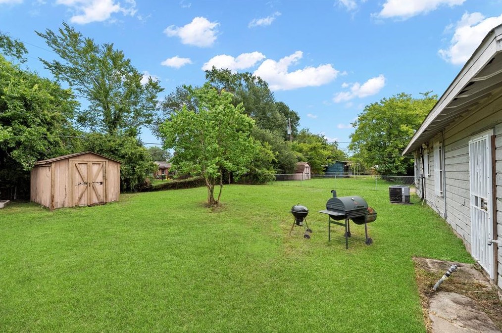 3711 Zephyr, Houston TX  77021-2517 exterior