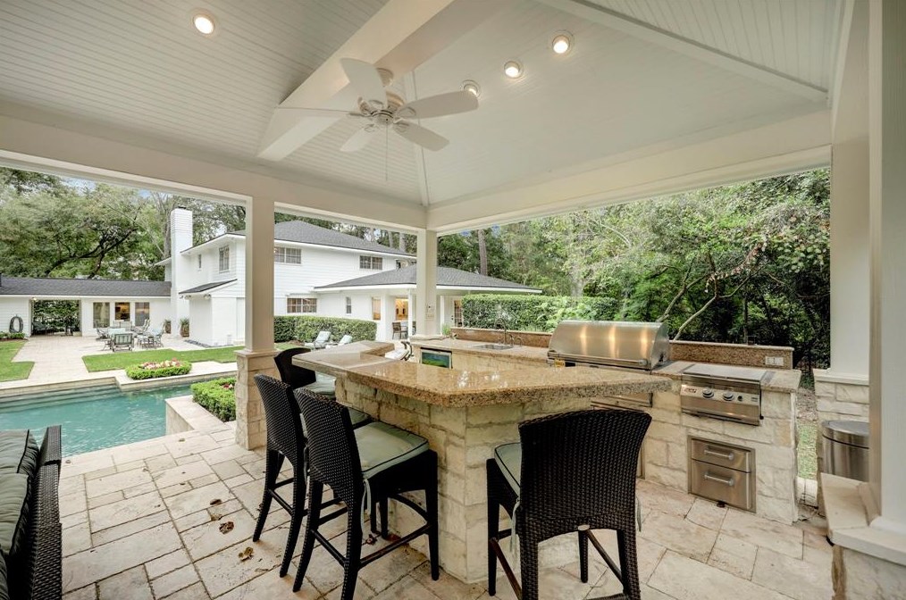 103 Hickory Rdg Dr, Houston TX  77024-6229 exterior