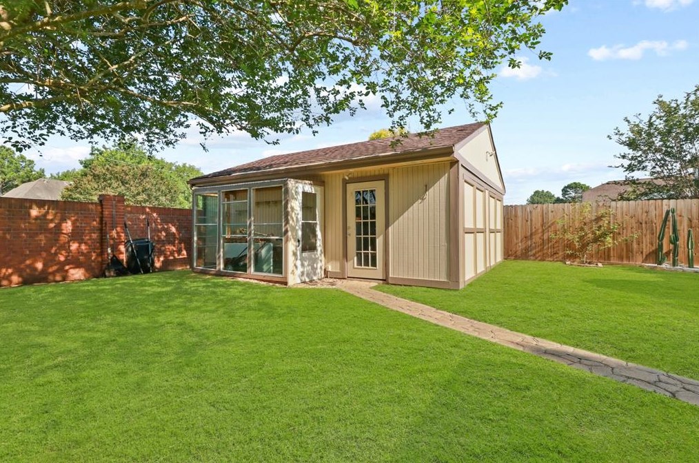 3418 Woodmere Ln, Sugar Land TX  77478-5225 exterior