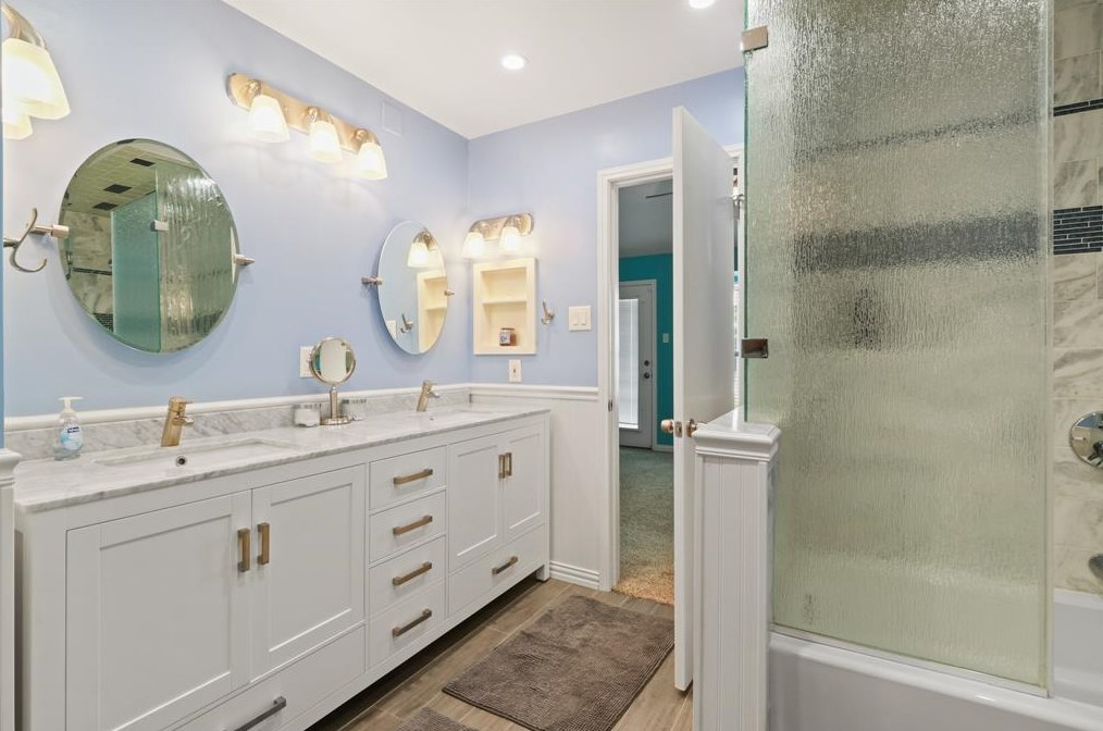 3418 Woodmere Ln, Sugar Land TX  77478-5225 exterior