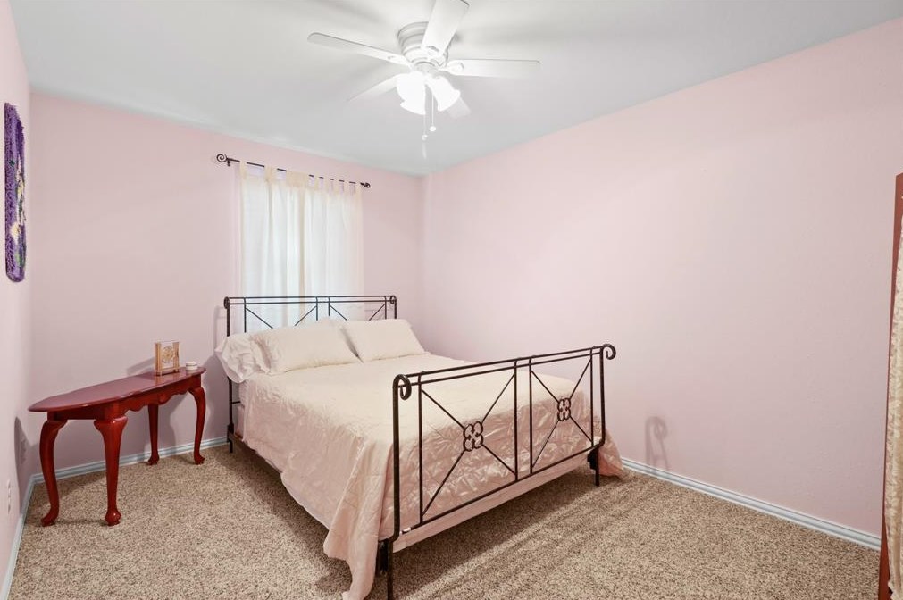 3418 Woodmere Ln, Sugar Land TX  77478-5225 exterior