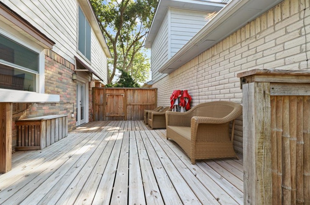 3418 Woodmere Ln, Sugar Land TX  77478-5225 exterior