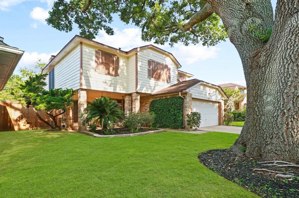 3418 Woodmere Ln, Sugar Land TX  77478-5225 exterior