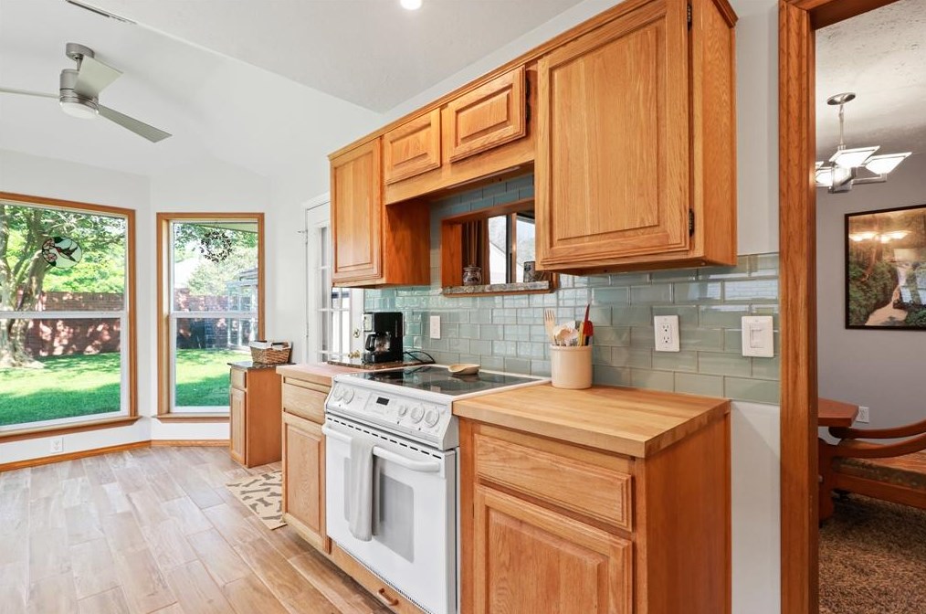 3418 Woodmere Ln, Sugar Land TX  77478-5225 exterior
