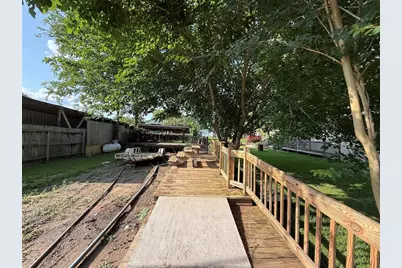 8998 Gladewood Street, Willis, TX 77318 - Photo 7