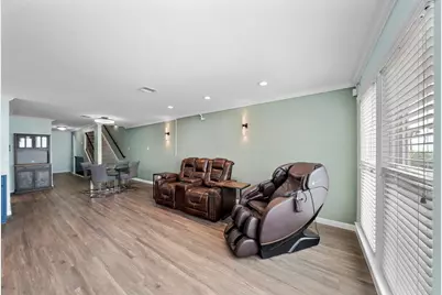 8416 Seawall Boulevard #5, Galveston, TX 77554 - Photo 9