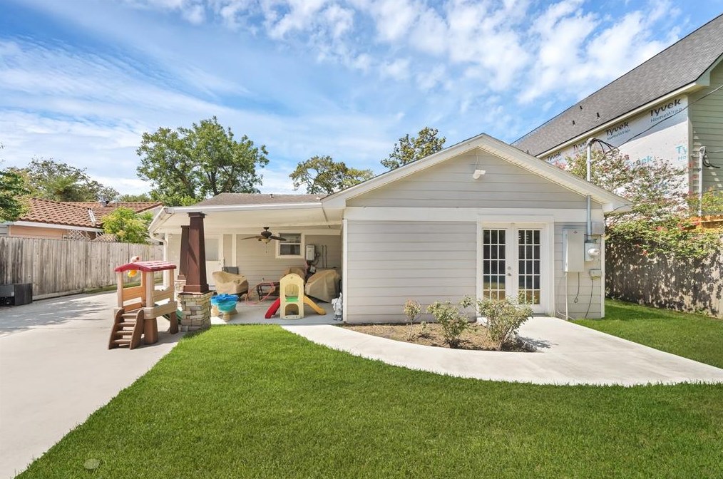 1705 Althea Dr, Houston TX  77018-5103 exterior