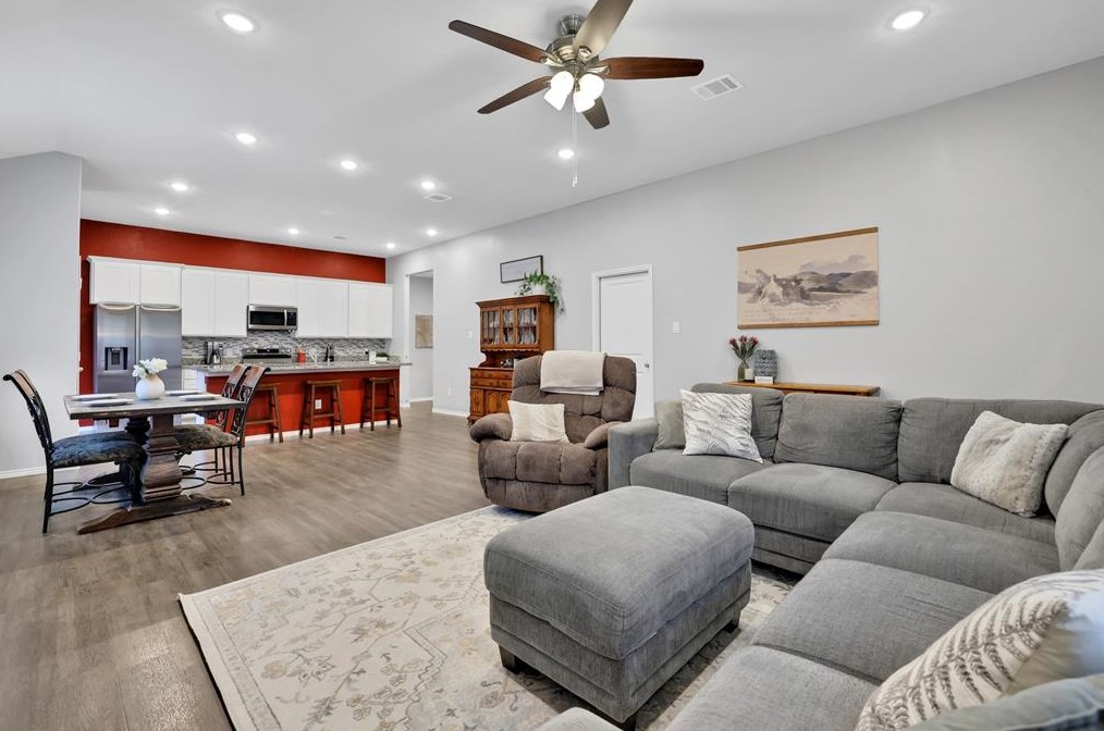 10463 Royal Adrian Dr, Conroe TX  77303-2712 exterior